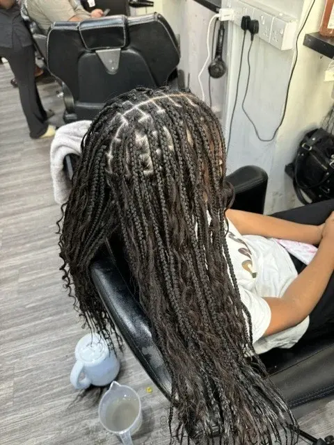 boho-goddess-braids-with-minimal-curls_book_london_mobile_salon_afro_hairdresser_braider_near_me_o_doesitall_frohub