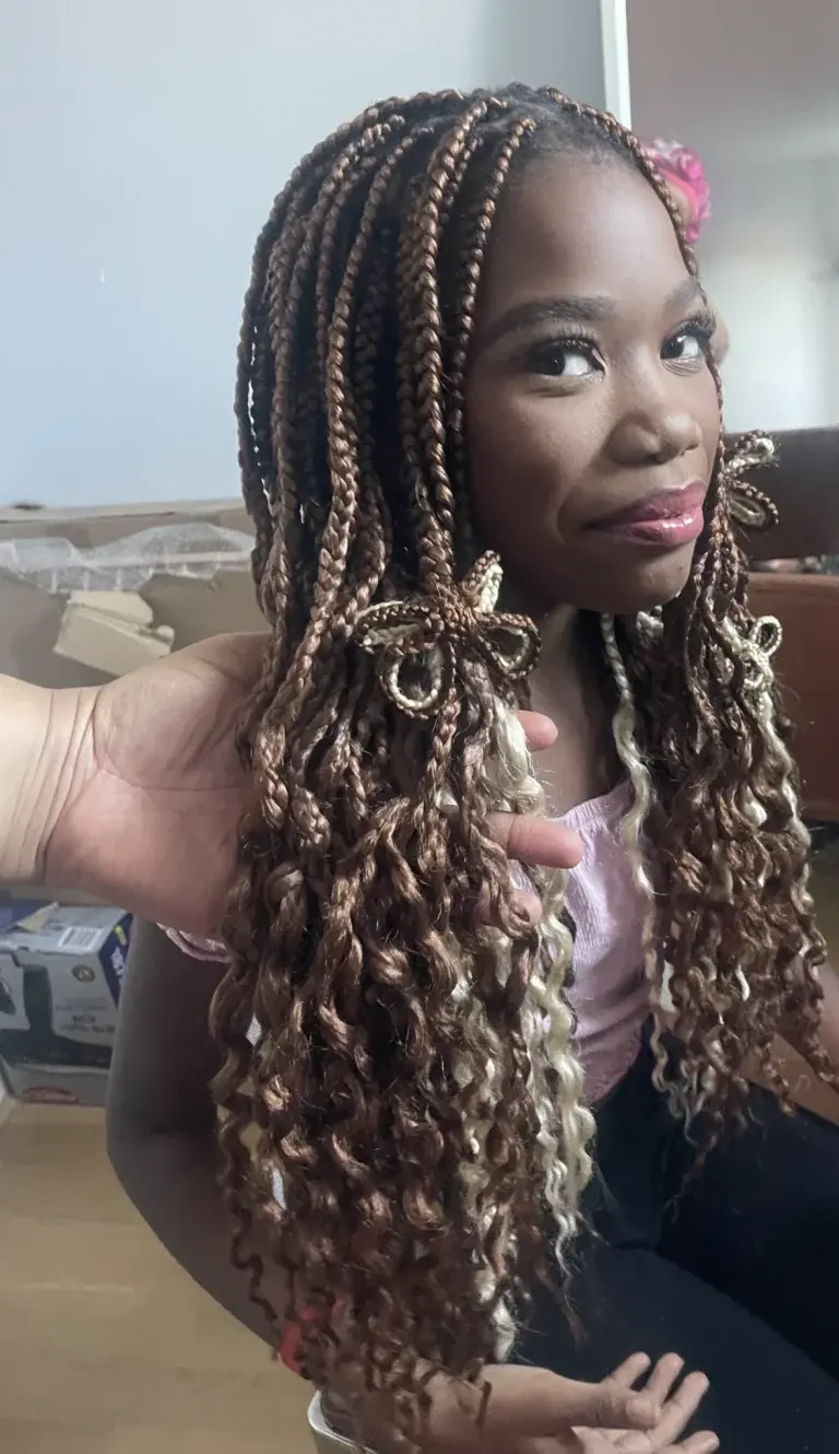 freestyle-braids_book_london_mobile_salon_afro_hairdresser_braider_near_me_o_doesitall_frohub