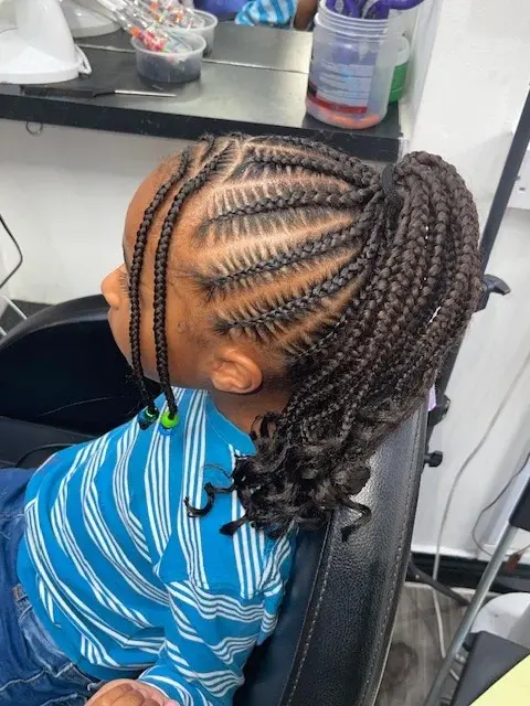 kids-cornrows_book_london_mobile_salon_afro_hairdresser_braider_near_me_o_doesitall_frohub