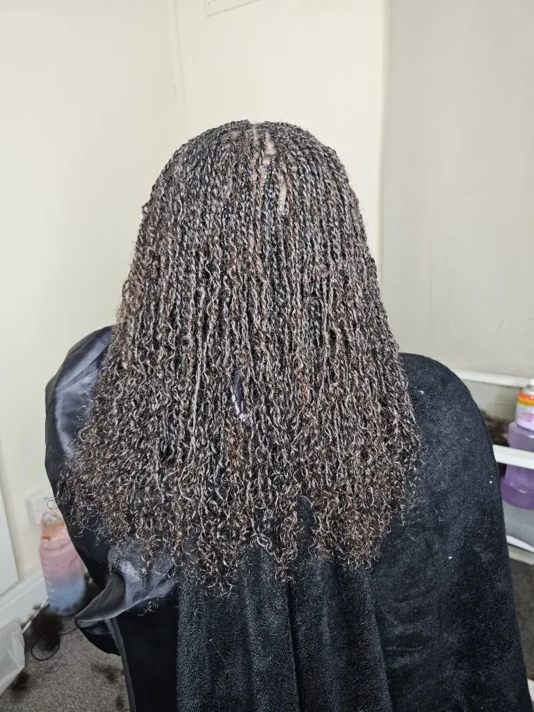 kinky-twists_book_wolverhampton_mobile_afro_hairdresser_braider_near_me_movika-hair_frohub