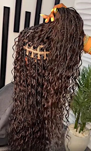 medium-knotless-boho-braids-waist-length_book_edgware_mobile_salon_afro_hairdresser_braider_near_me_crown-royale_frohub