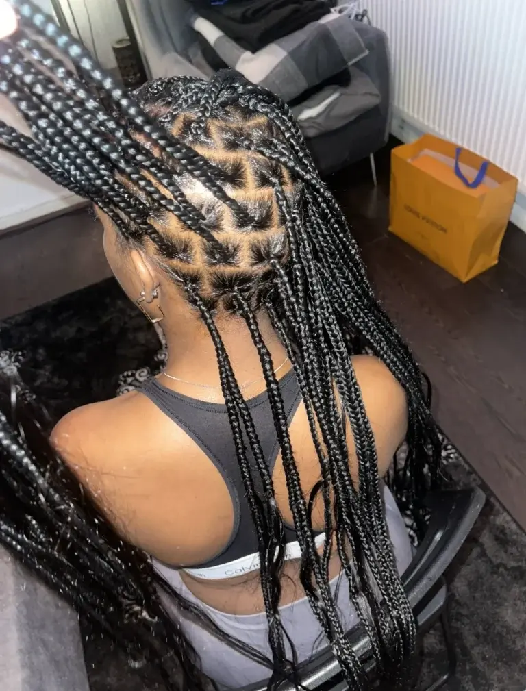 medium-knotless-bum-length_book_london_mobile_salon_afro_hairdresser_braider_near_me_o_doesitall_frohub