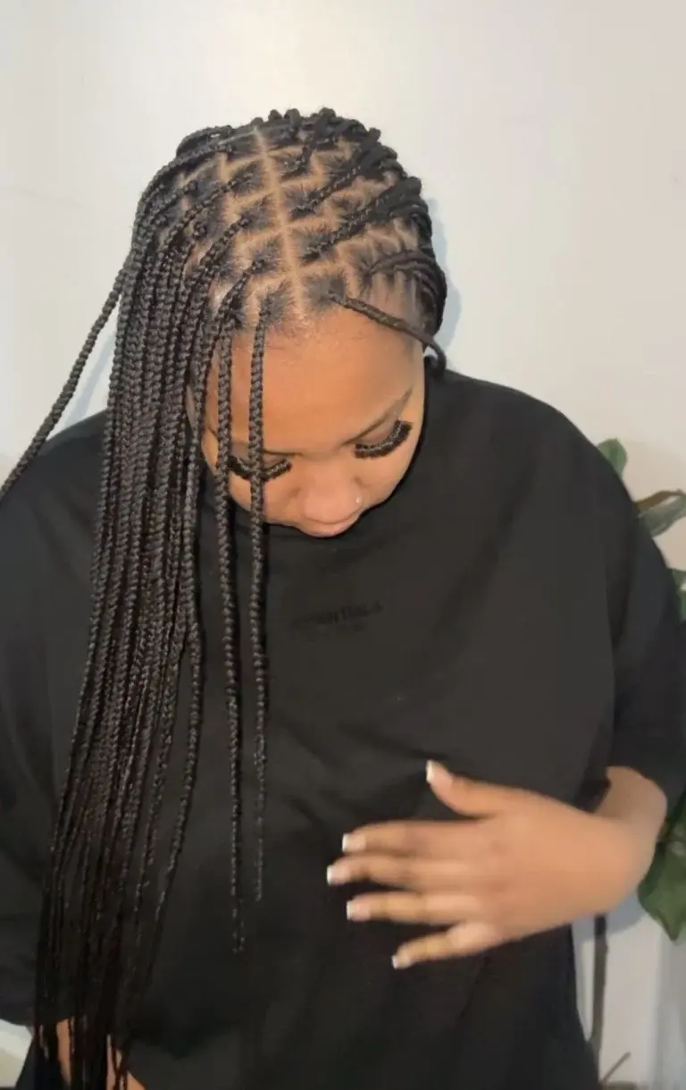 small-knotless-braids-bum-length_book_london_mobile_salon_afro_hairdresser_braider_near_me_o_doesitall_frohub