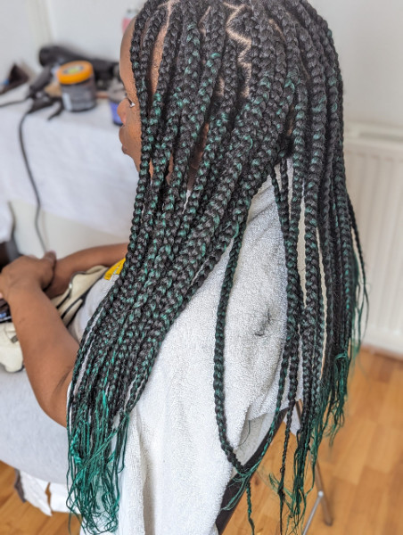 Box Braids Crown Royale Book London Mobile Afro hairstylist Near Me FroHub