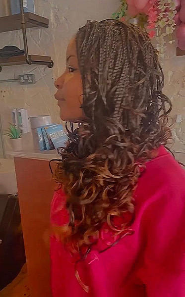 Hair is from @maydebeauty . Its called the 3X French Curl Braid 22 . , french  curl braids