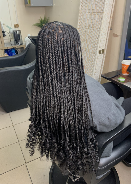 Small Knotless Braids TheBraidTechnician Book London Mobile Afro Hair Stylist Black Hair Salon Braider Near Me FroHub