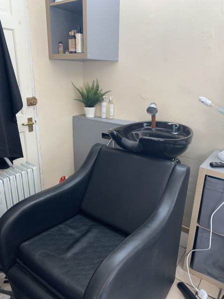Wash Blowdry Treatment MarieVHair Book London Afro Hairdresser Natural Hair Salon Near Me FroHub