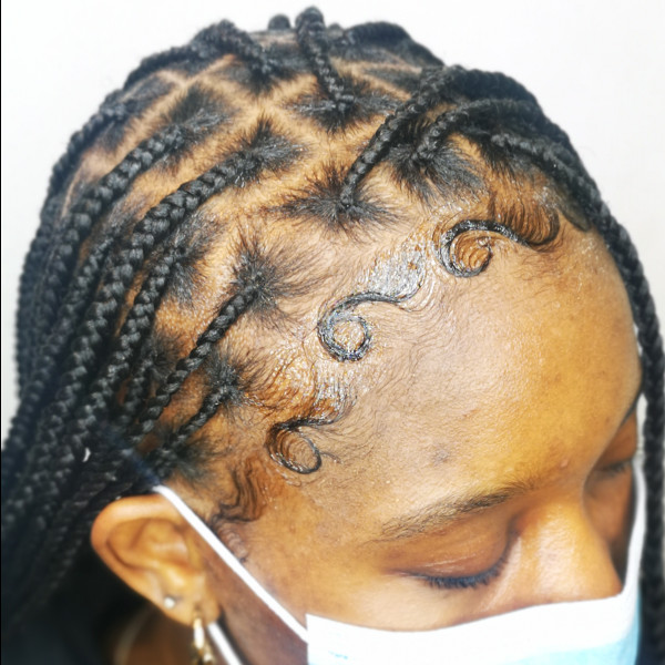 small-knotless-braids-waist-length_book_london_mobile_salon_afro_hairdresser_braider_near_me_the-braiding-zone_frohub