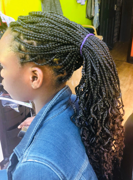 Box Braids Up to 25inches (mid back length)