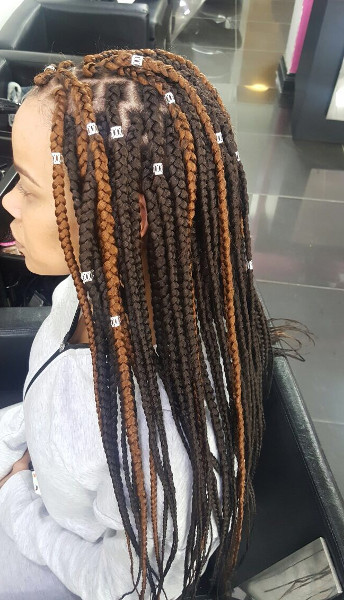 Multi-coloured box braids