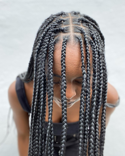 Black knotless box braids