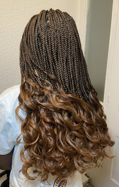 medium-box-braids-french-curls-waist-length_book_barking_mobile_afro_hairdresser_braider_near_me_a-froye-hair_frohub