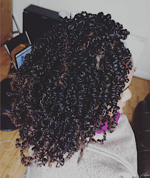 small-spring-or-passion-twists-shoulder-length_book_edgware_mobile_salon_afro_hairdresser_braider_near_me_crown-royale_frohub