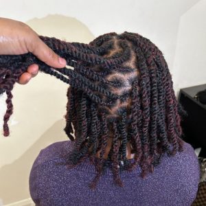 Short Kinky Twists