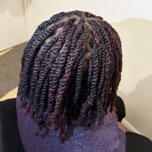 Short Kinky Twists