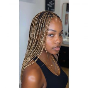 Blonde knotless braids 