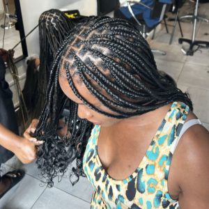 knotless box braids with curly ends