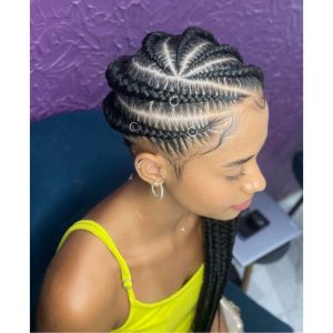 Side swept Ghana braids