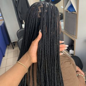 black small knotless braids mid back length