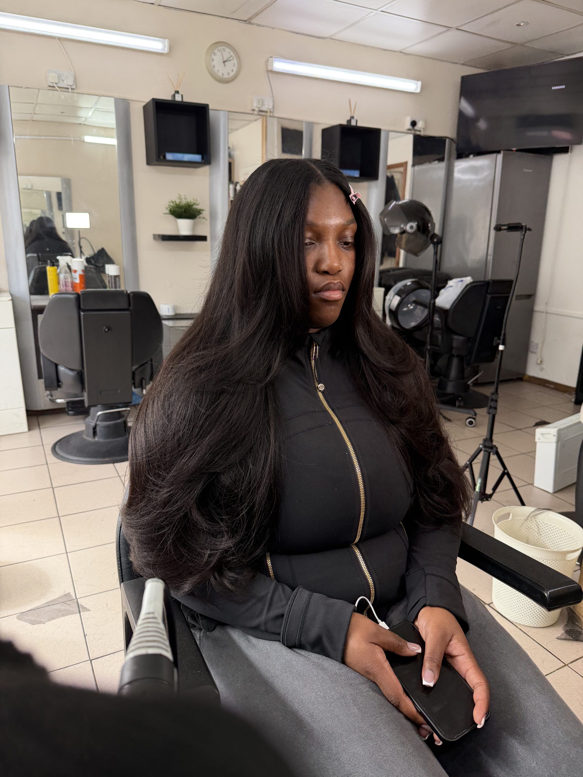 traditional-sew-in-weave-middle-part-or-side_book_london_salon_afro_hairdresser_braider_near_me_marievhair_frohub