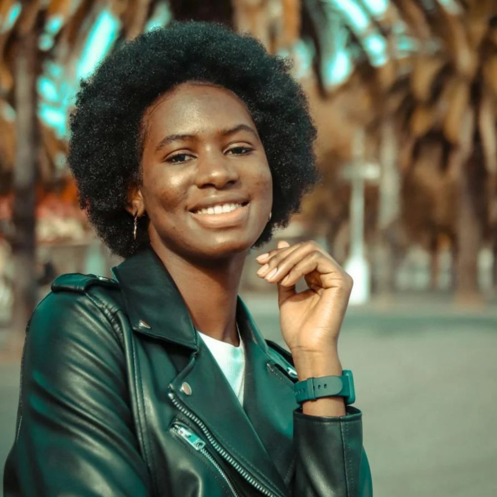 black girl with short afro hair FroHub