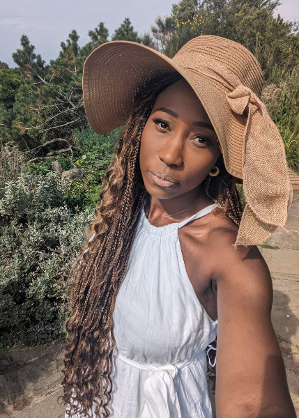 small-knotless-goddess-braids-waist-length_book_edgware_mobile_salon_afro_hairdresser_braider_near_me_crown-royale_frohub