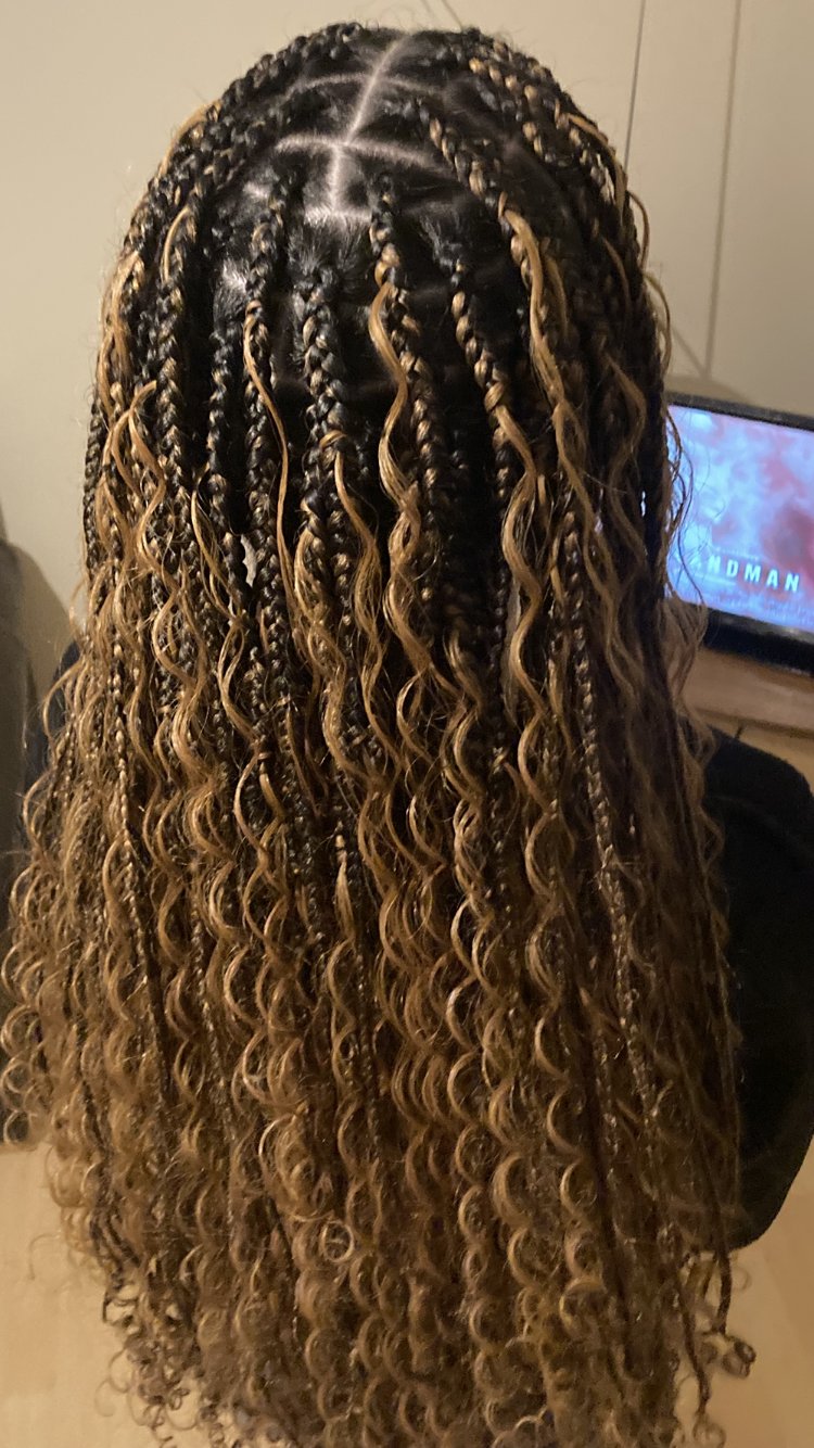 boho-braids_book_hayes_mobile_afro_hairdresser_braider_near_me_blend-with-d-trend_frohub