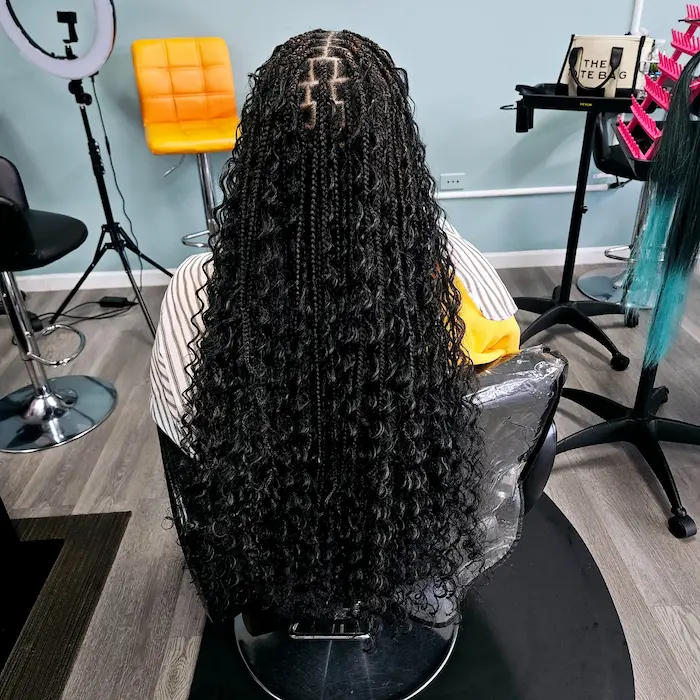 medium-boho-knotless-braid-mid-back-length_book_uxbridge-middlesex_afro_hairdresser_braider_near_me_main-dor-by-grace_frohub