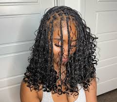 medium-boho-knotless-braid-shoulder-length_book_uxbridge-middlesex_mobile_afro_hairdresser_braider_near_me_main-dor-by-grace_frohub