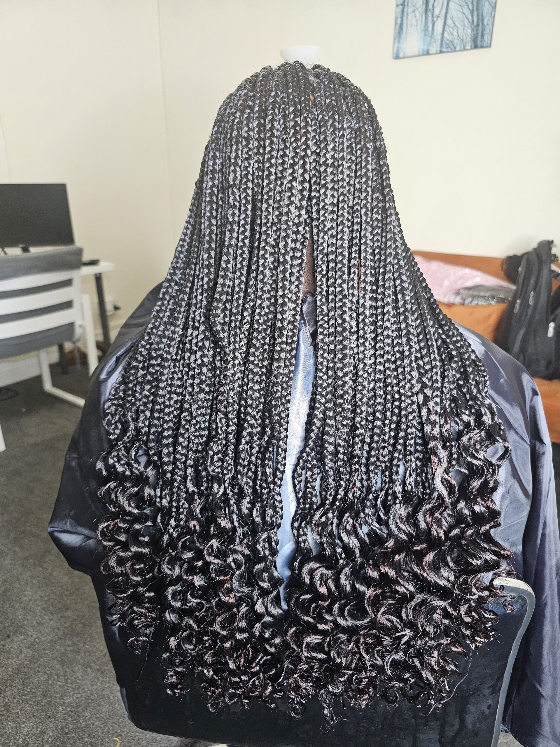box-braids_book_wolverhampton_mobile_afro_hairdresser_braider_near_me_movika-hair_frohub