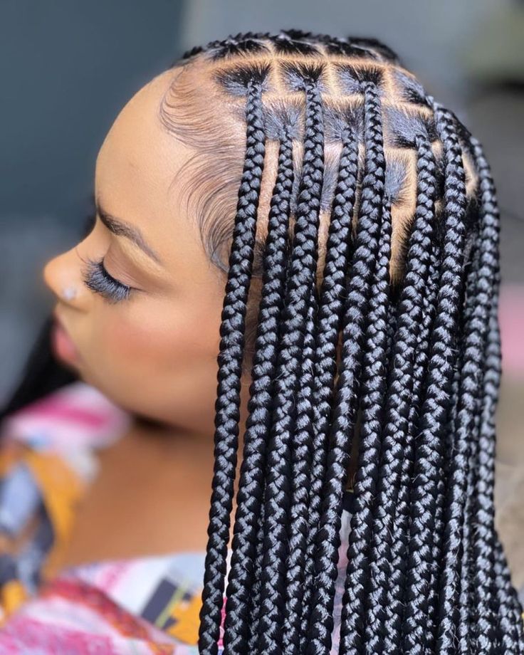 smedium-knotless-box-braids_book_sutton_afro_hairdresser_braider_near_me_glam-bar-beauty_frohub