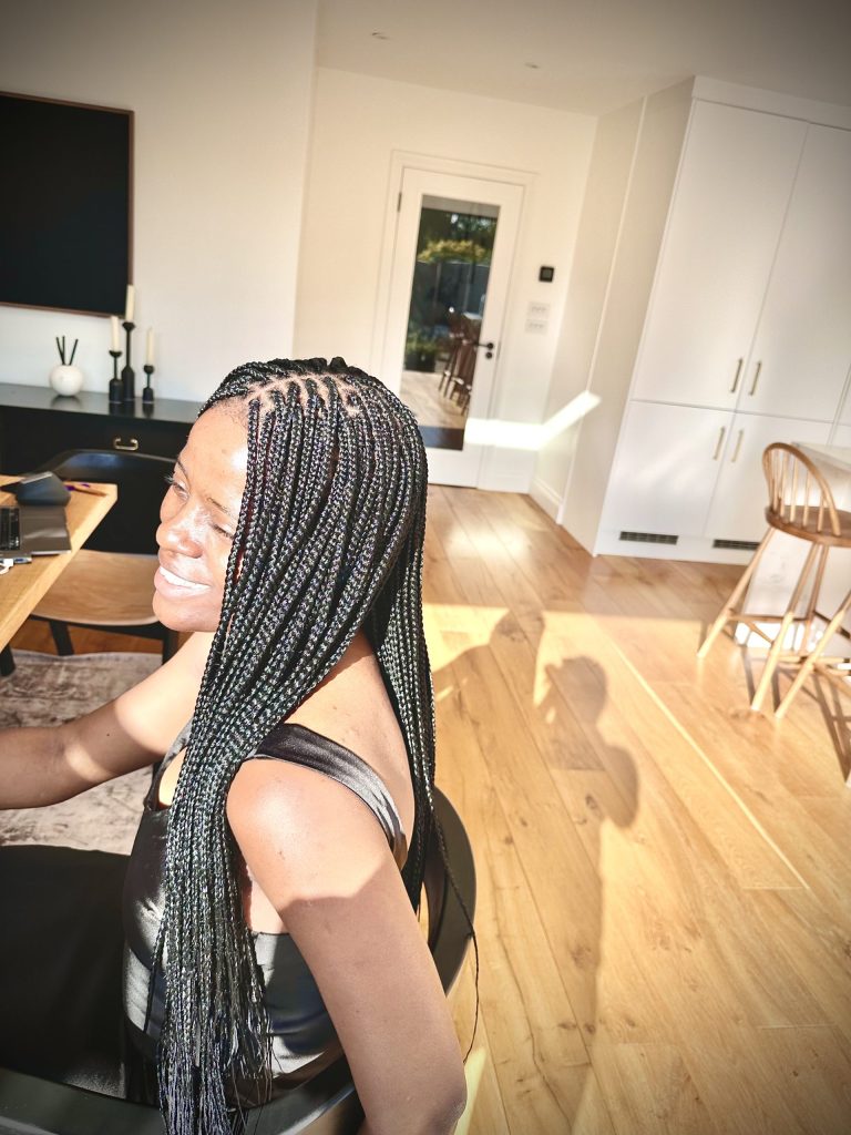 box-braids_book_erith_mobile_afro_hairdresser_braider_near_me_hair-beauty-by-sandyrule_frohub