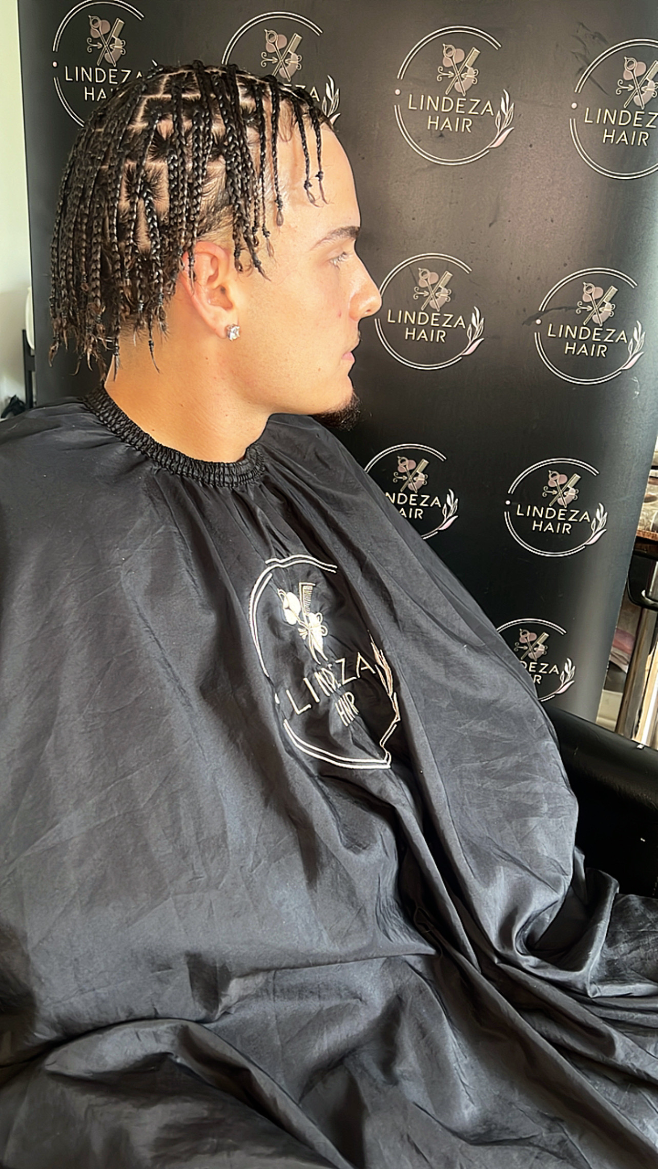 single-plaits-shoulder-length-mens_book_new-barnet_afro_hairdresser_braider_near_me_lindeza-hair_frohub