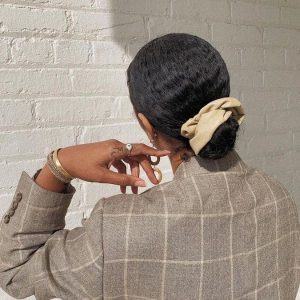 low bun on natural hair FroHub