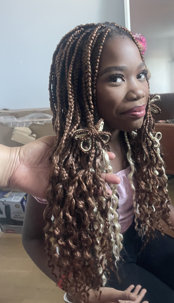 freestyle-braids_book_london_mobile_salon_afro_hairdresser_braider_near_me_o_doesitall_frohub