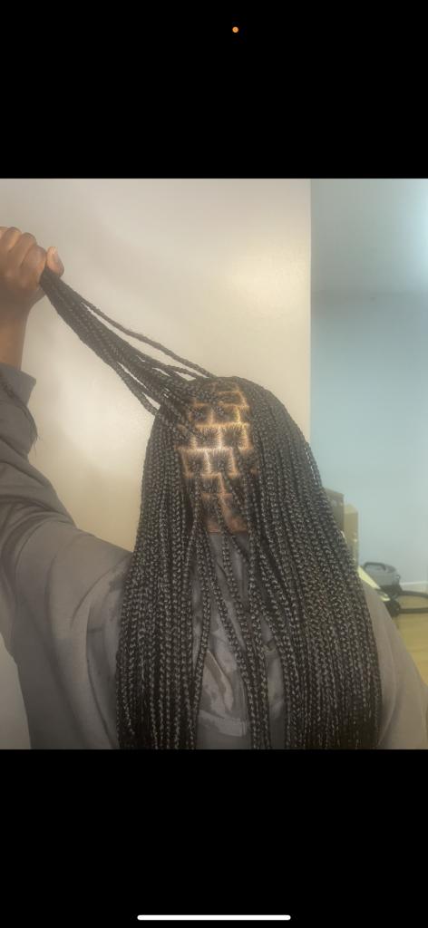 medium-knotless-braids-waist-length_book_london_mobile_salon_afro_hairdresser_braider_near_me_o_doesitall_frohub
