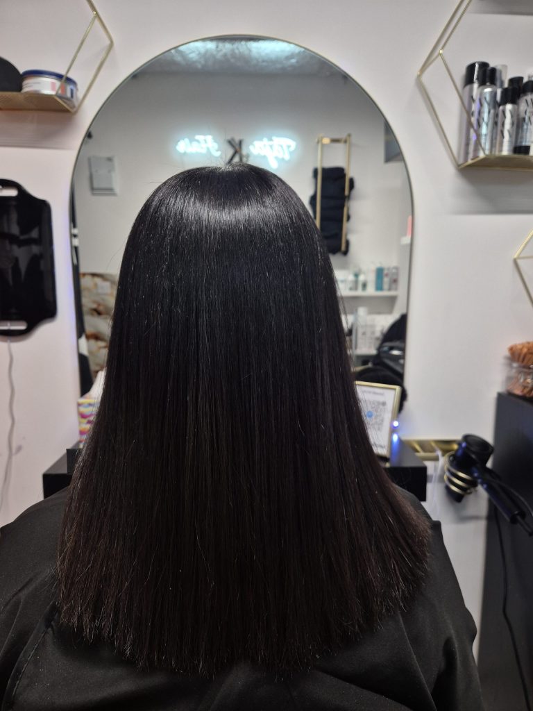 silk-press_book_london_salon_afro_hairdresser_braider_near_me_taja-k-hair_frohub