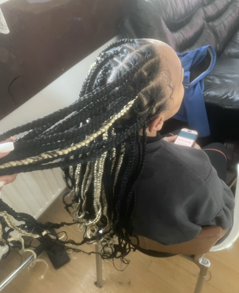 xtra-large-knotless-braids_book_london_mobile_salon_afro_hairdresser_braider_near_me_o_doesitall_frohub