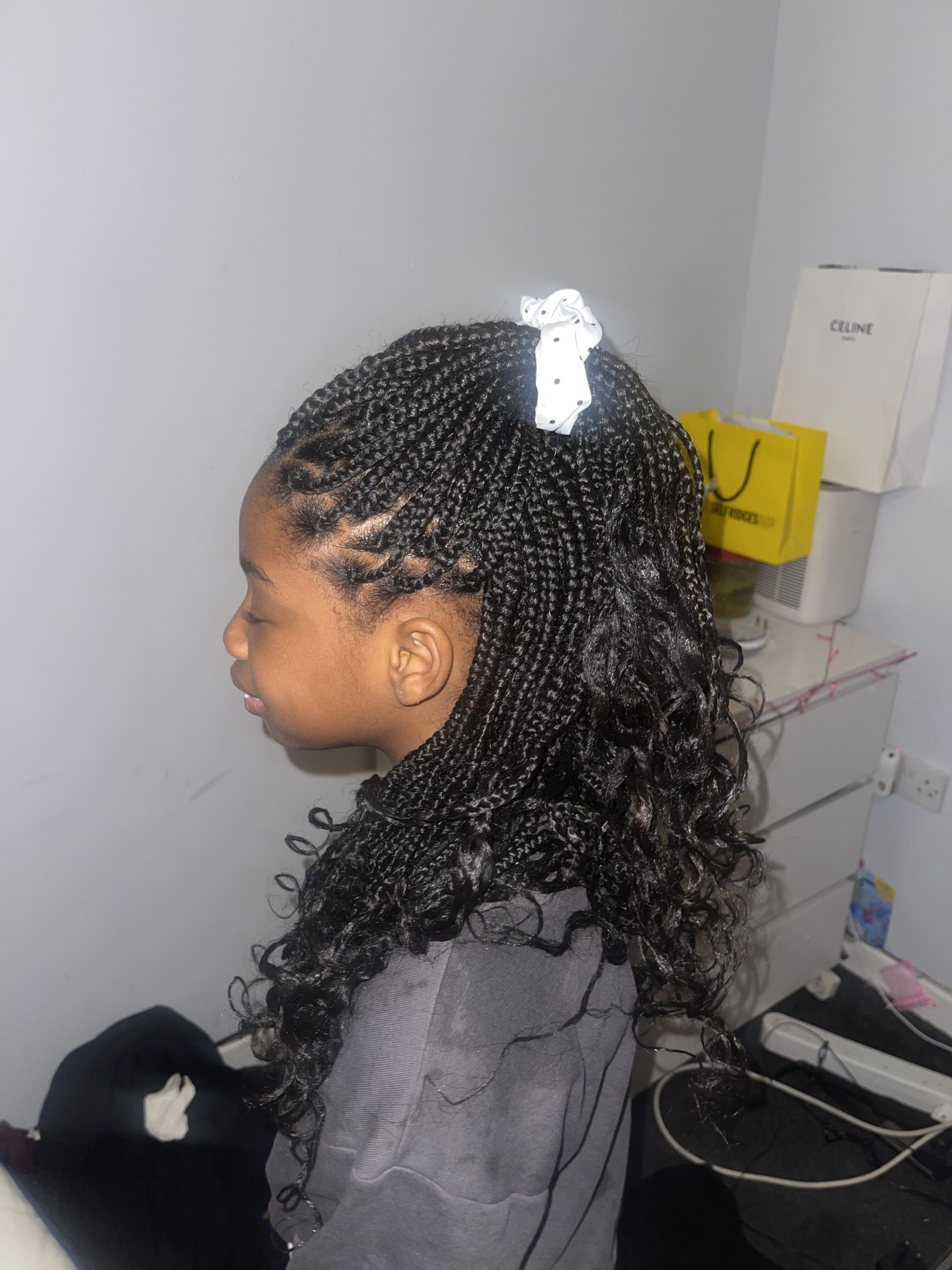 kids-box-braids-with-curls_book_london_mobile_afro_hairdresser_braider_near_me_o_doesitall_frohub