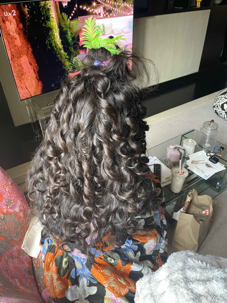 wig-styling-straightening-or-curling_book_london_mobile_afro_hairdresser_braider_near_me_o_doesitall_frohub