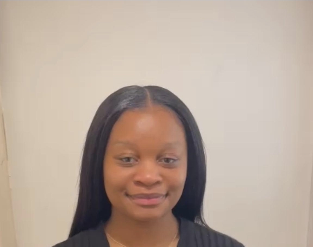 middle-part-sewin_book_coventry_mobile_afro_hairdresser_braider_near_me_hairbydiz_frohub