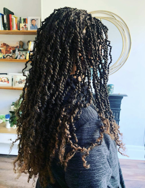 Medium Spring or Passion Twists – mid back length