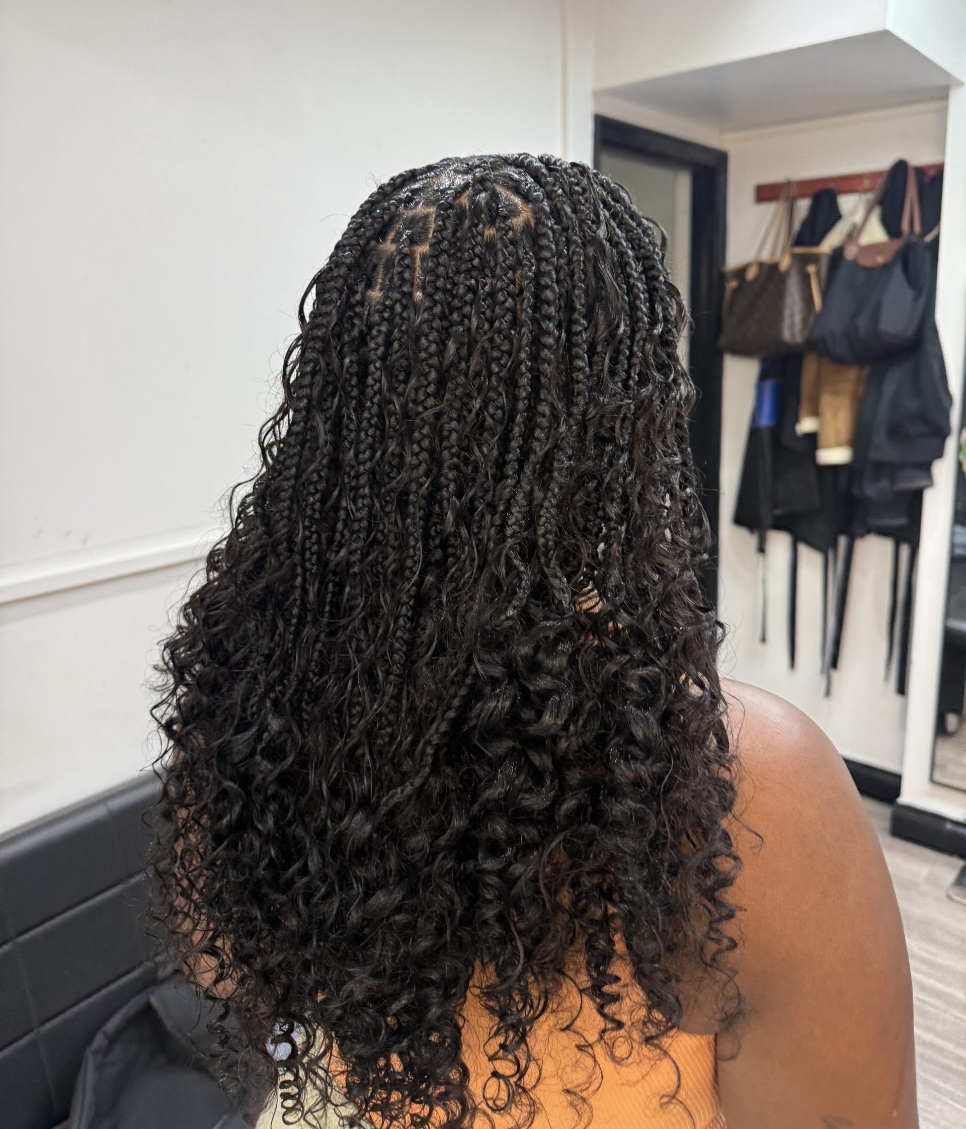 Small Knotless Braids – Waist Length