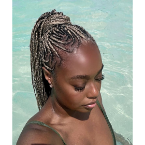 colour 4, 27 and 613 feed in braids FroHub